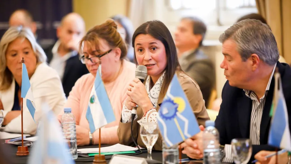 Claudia Mesplatere y Belén López participaron de encuentros con funcionarios nacionales y de otras provincias.
