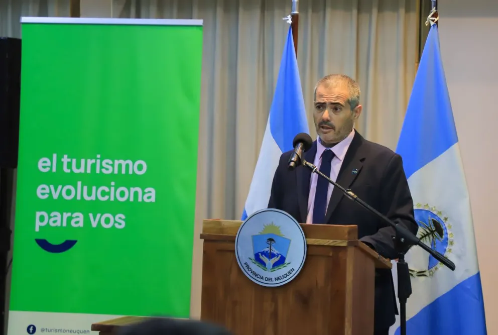El ministro de Turismo Gustavo Fernández Capiet adelantó que presentarán la nueva línea crediticia en diversas localidades neuquinas.