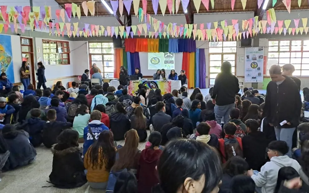 Villa La Angostura es pionera en este tipo de actividad, ya que varias escuelas se sumaron y crearon sus cooperativas.