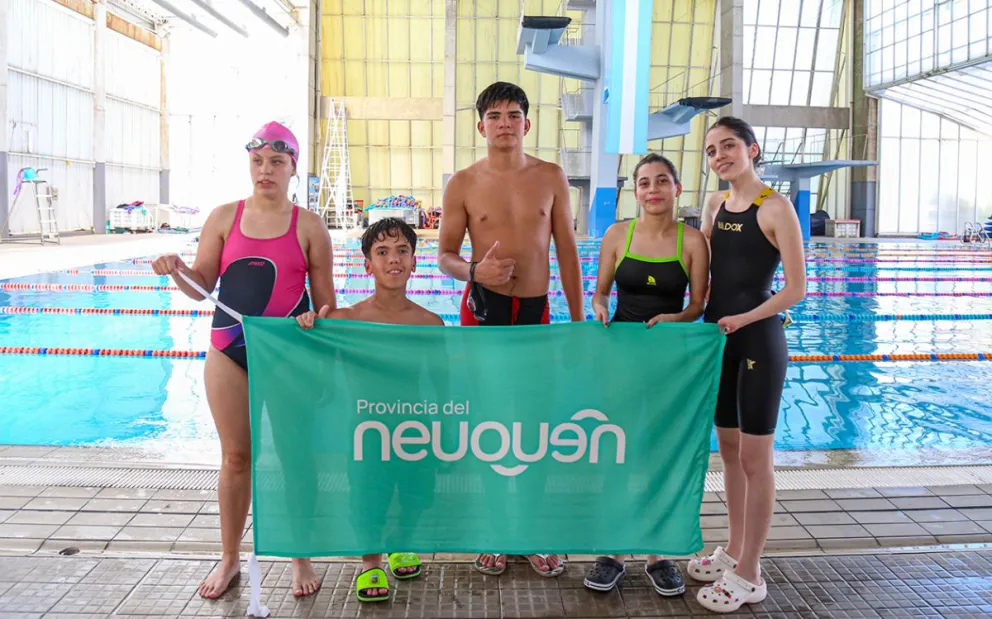 Los representantes neuquinos sumaron nueve medallas de oro en natación adaptada.