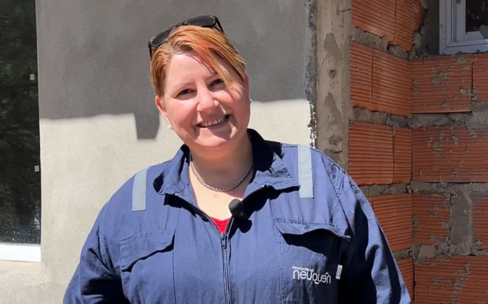 Natalia Farley, una de las mujeres constructoras de Tricao Malal.