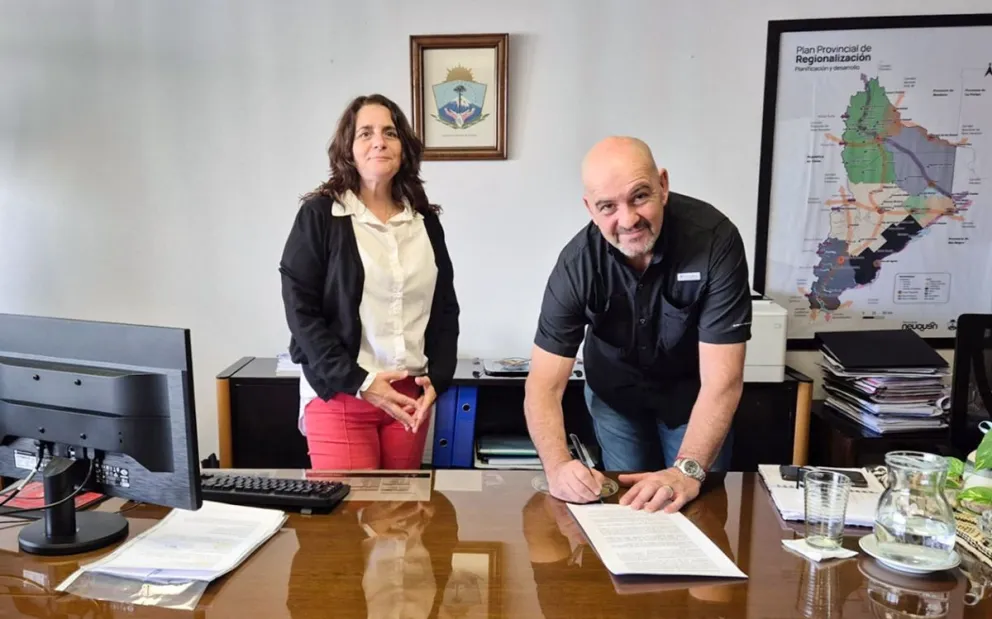 Con la firma del contrato se ponen nuevamente en marcha las reformas en la escuela 308.