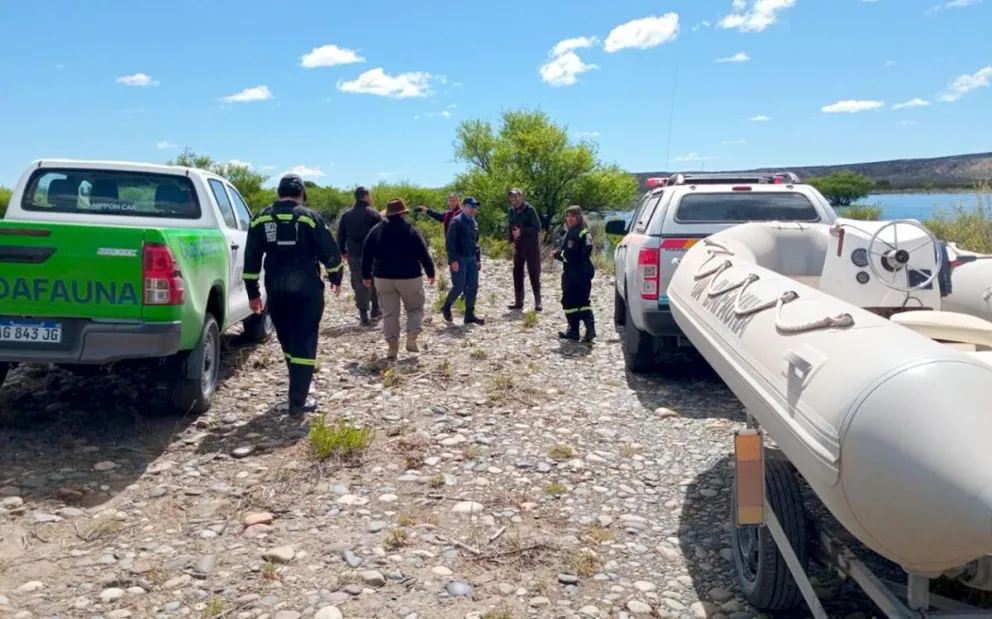 Rescataron a un pescador en Piedra del Águila