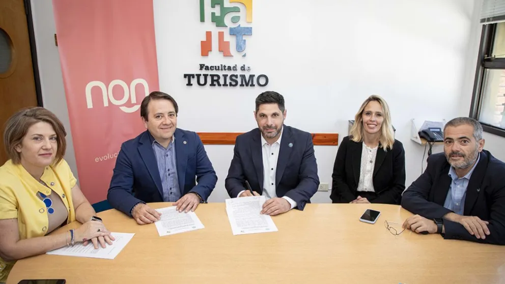 Desde la Unco calificaron como "histórico" a este acuerdo de pasantías educativas.