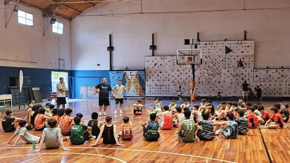 Campus de entrenamiento y clínica de reválida 2024 para el básquet neuquino.