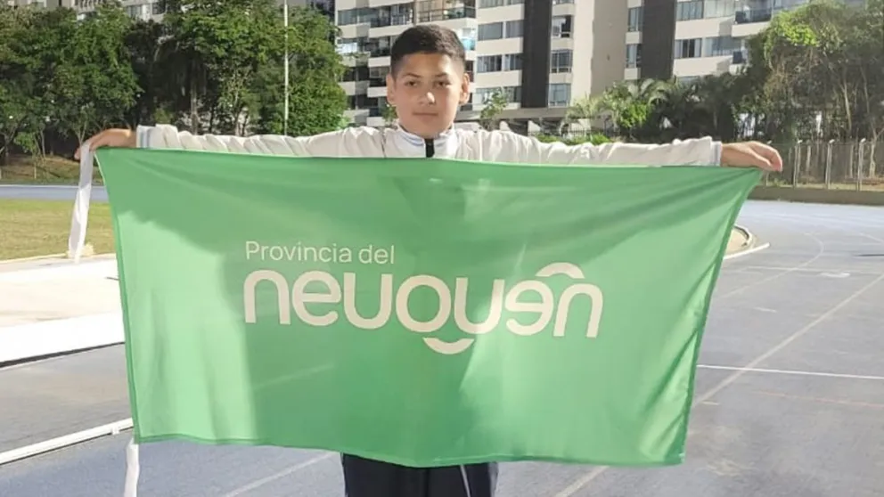 Tiziano ya se encuentra en Bucaramanga, Colombia, representando a Argentina y Neuquén.