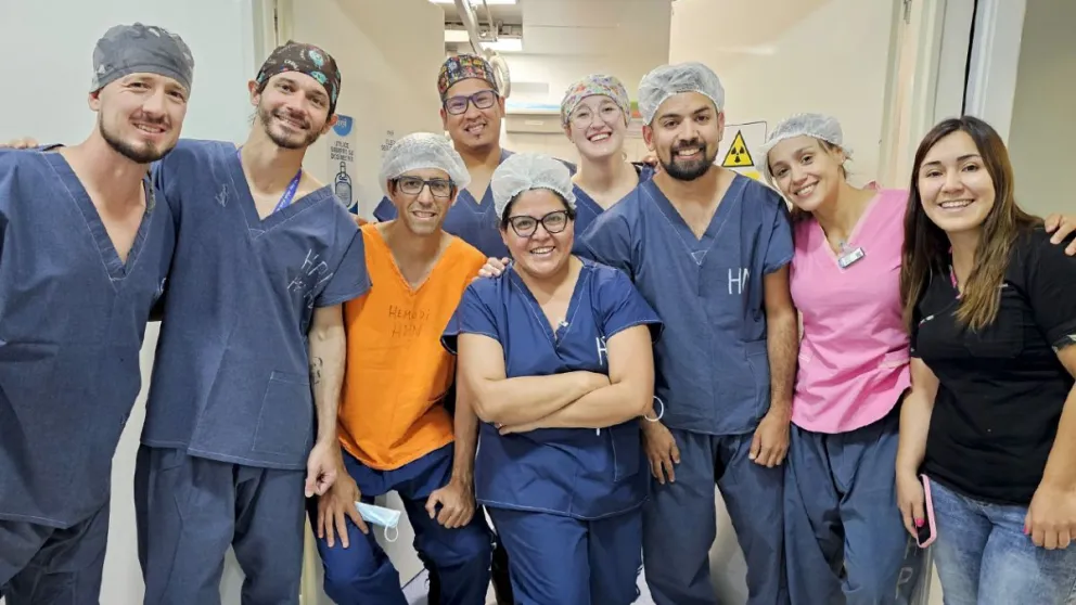 El equipo del Castro Rendón, al término del procedimiento inédito en Neuquén.