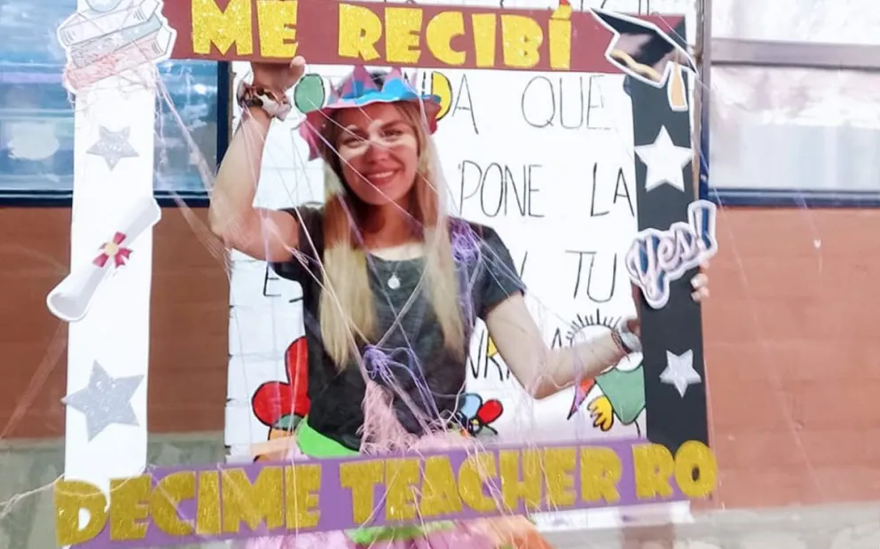 &ldquo;Decime teacher Ro&rdquo;: egres&oacute; la primera profe de ingl&eacute;s recibida en el ISFD N&ordm; 2 