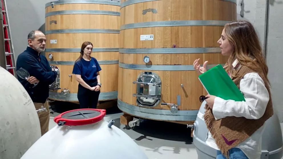Técnicos de la subsecretaría de Turismo provincial visitaron la bodega. 