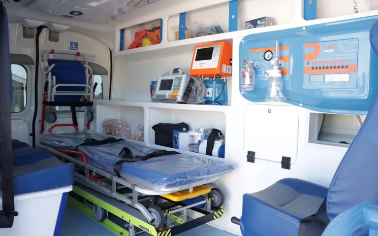Hospitales neuquinos inician 2025 con nuevas ambulancias