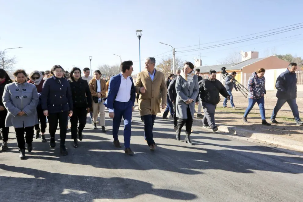 Aprueban aporte reintegrable para extender el asfalto en Senillosa