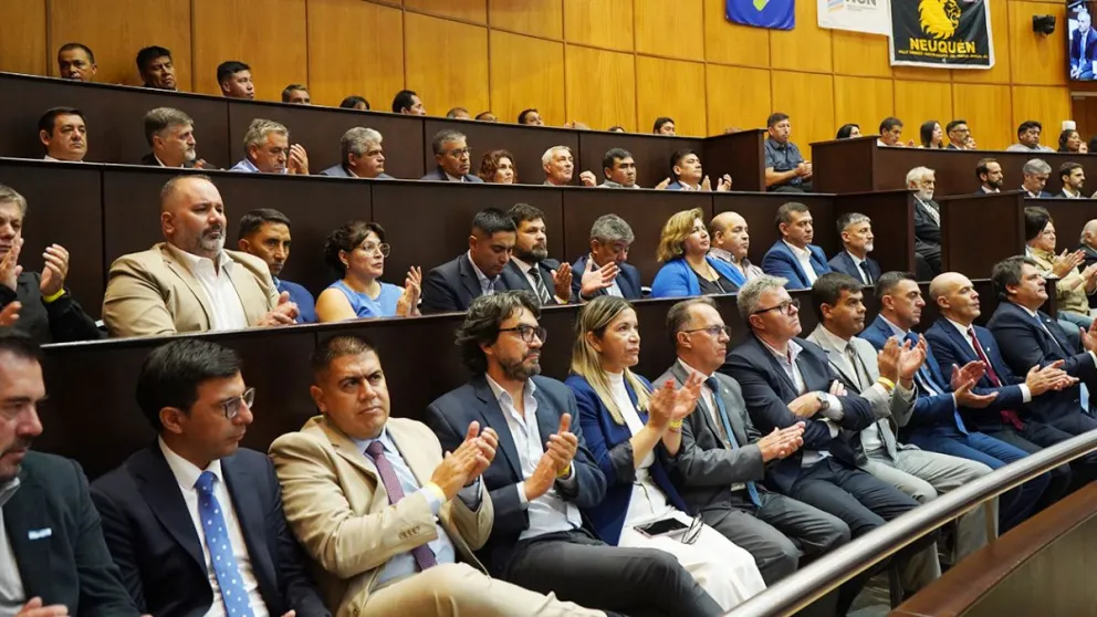Intendentes de toda la provincia asistieron a la apertura legislativa 2025.