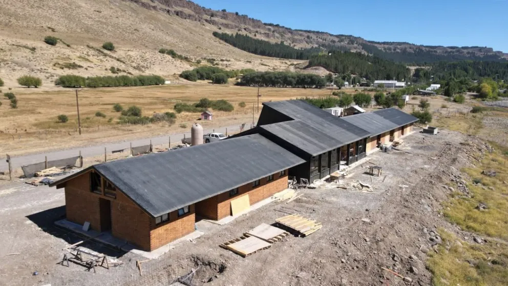 La obra, en plena ejecución, presenta un avance del 95%.