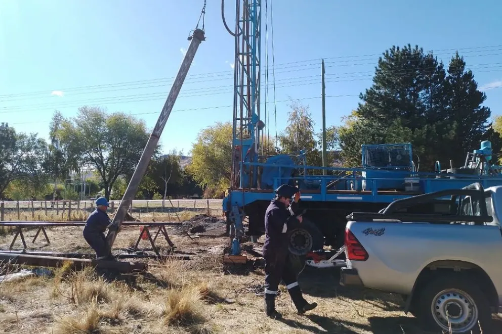 Nueva perforación del EPAS refuerza el sistema de agua en Junín de los Andes