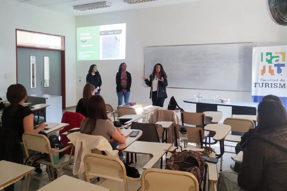 Paleoturismo en Neuquén: motor de desarrollo sostenible y educativo