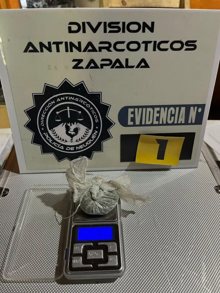La Policía neuquina secuestró más de dos kilos de marihuana