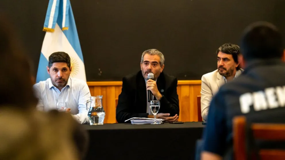 La conferencia de prensa se realizó en San Martín de los Andes.