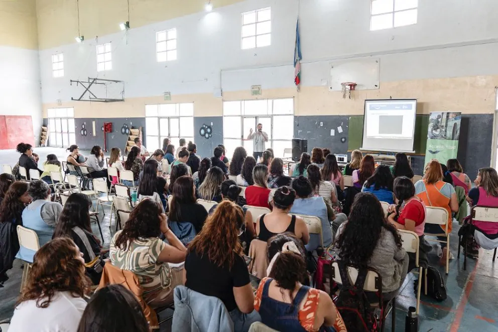 Promueven entornos que valoren el aprendizaje y el crecimiento de todas las personas