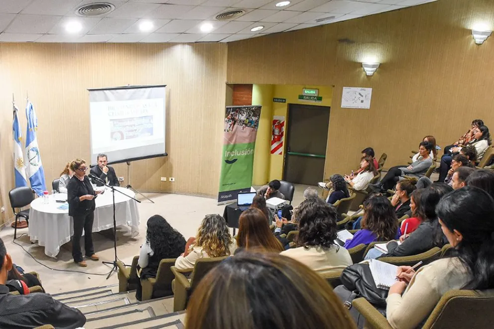 La charla se realizó en el auditorio del CPE.