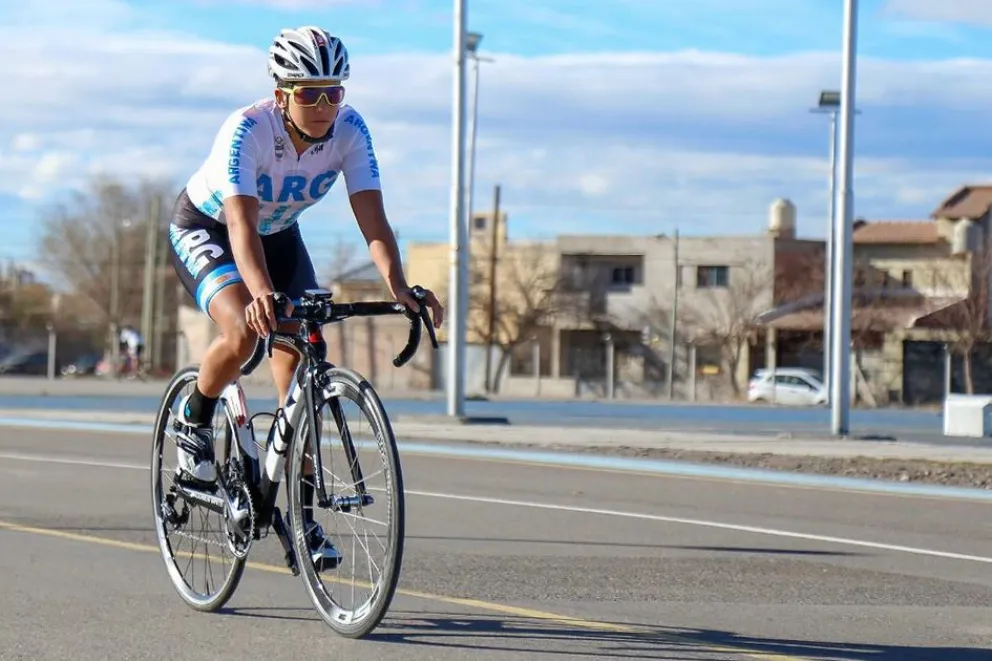 Abril Garzón abrió puertas para otras ciclistas neuquinas.