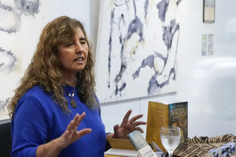 Juana Miranda presentó su libro en la Casa del Neuquén.