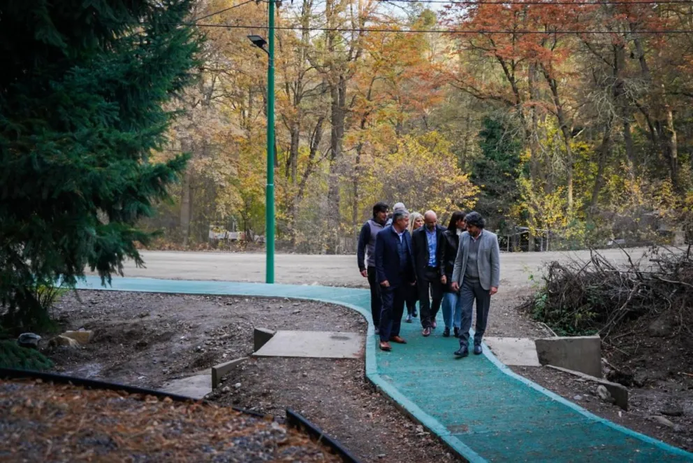 El gobernador recorri&oacute; obras en San Mart&iacute;n de los Andes