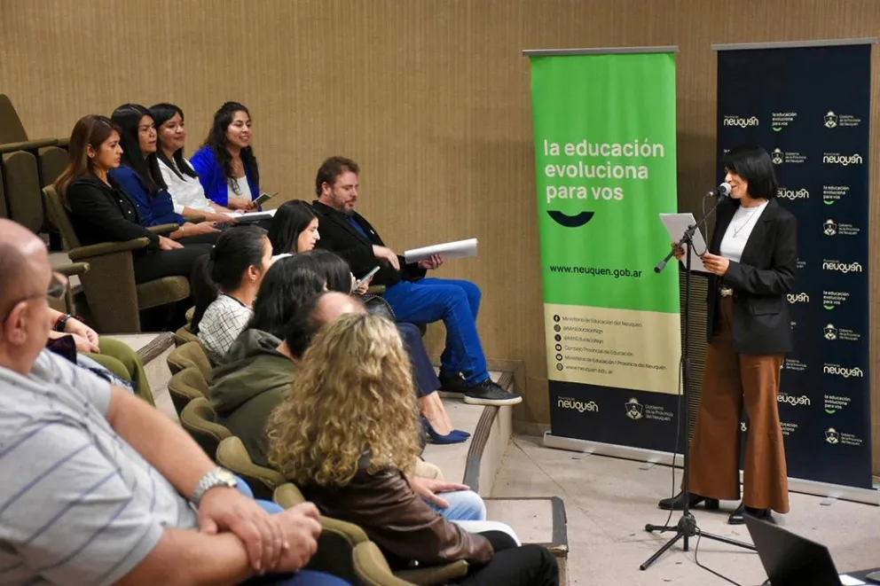 La presentación se realizó en el auditorio del CPE.