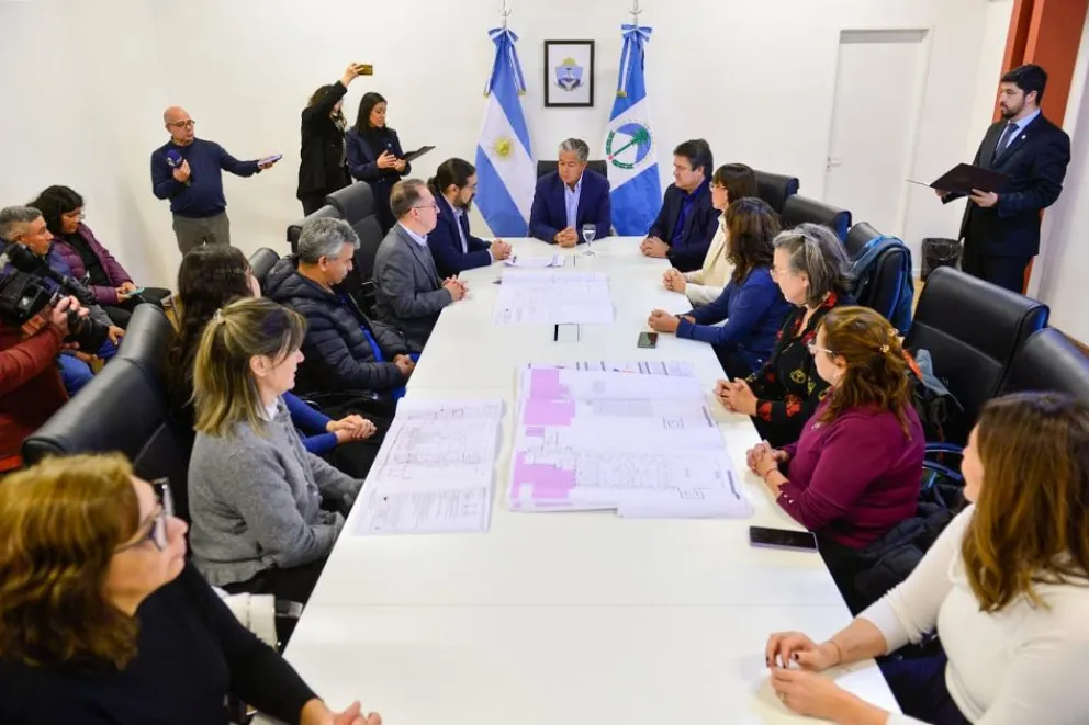 Licitan tres obras millonarias para ampliar y humanizar los cuidados en Salud