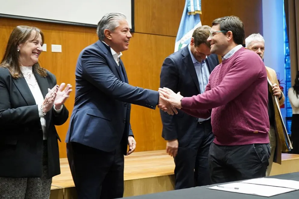 Garantizan cursos de formación profesional para más de 6 mil personas