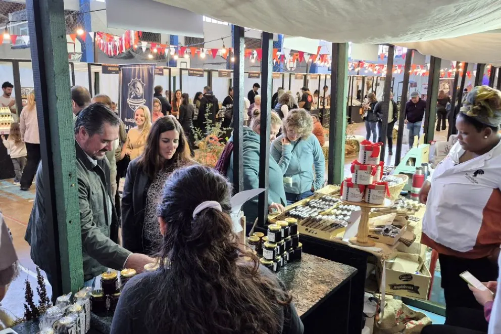 La primera edición del año de Tienda de Sabores se realizó en Villa La Angostura.