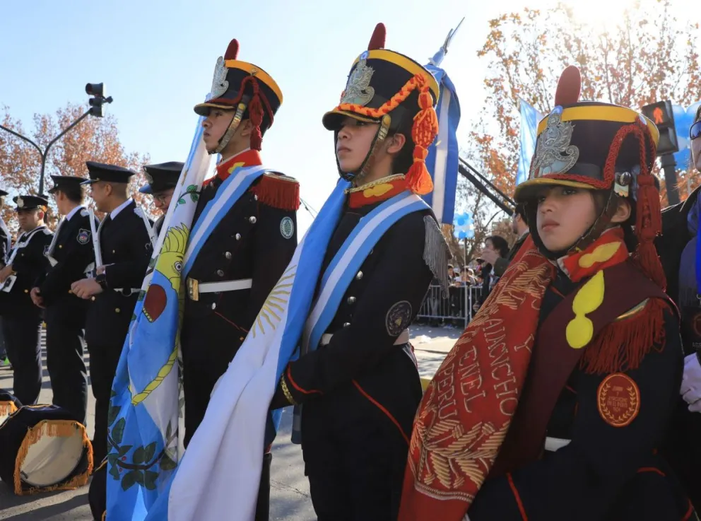 Con un mega desfile, Neuquén rindió homenaje a la Independencia