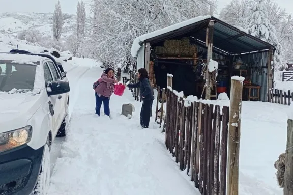 Provincia asistió a las comunidades de la Zonal Pehuenche ante el temporal