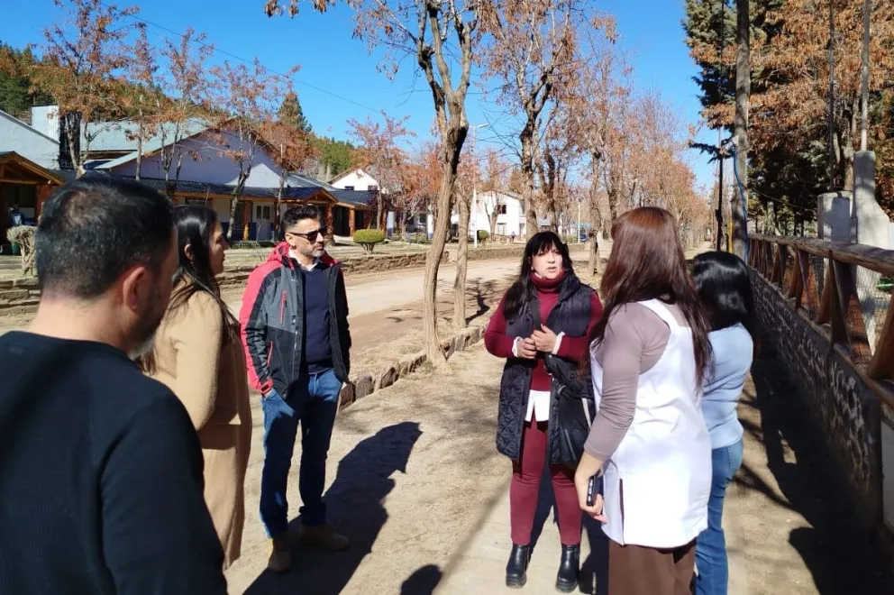 La ministra Martínez en Varvarco.