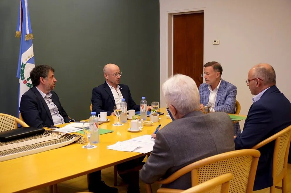 Provincia y Nación analizan diversas acciones para reactivar la Planta Industrial de Agua Pesada