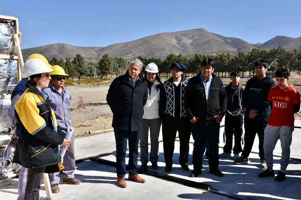 El gobernador se interiorizó sobre el avance de la obra del CPEM 109