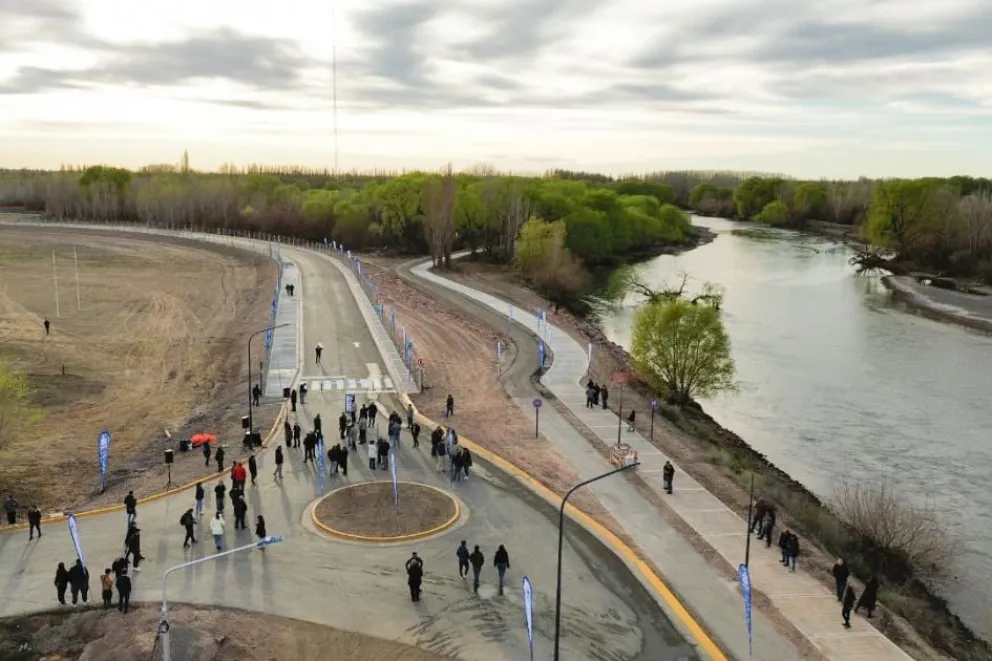 Figueroa y Gaido inauguraron un nuevo tramo del Paseo Costero