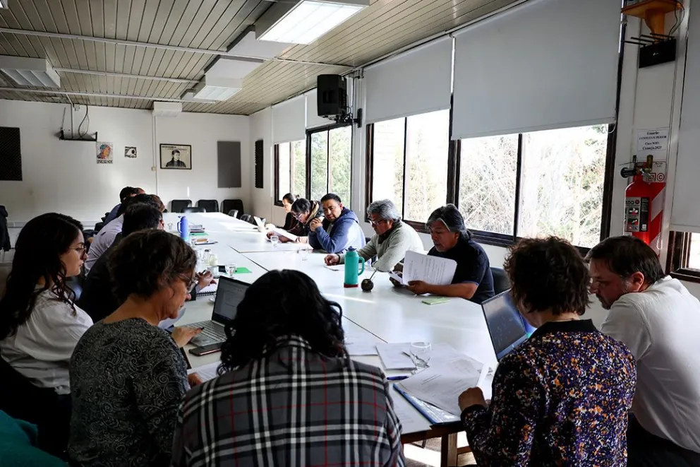 Nuevo encuentro entre Gobierno y comunidades con la UNCo como veedora