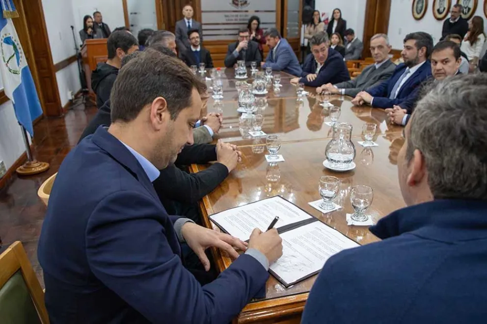 El gobierno anunció beneficios fiscales para empresas hidrocarburíferas del sector convencional