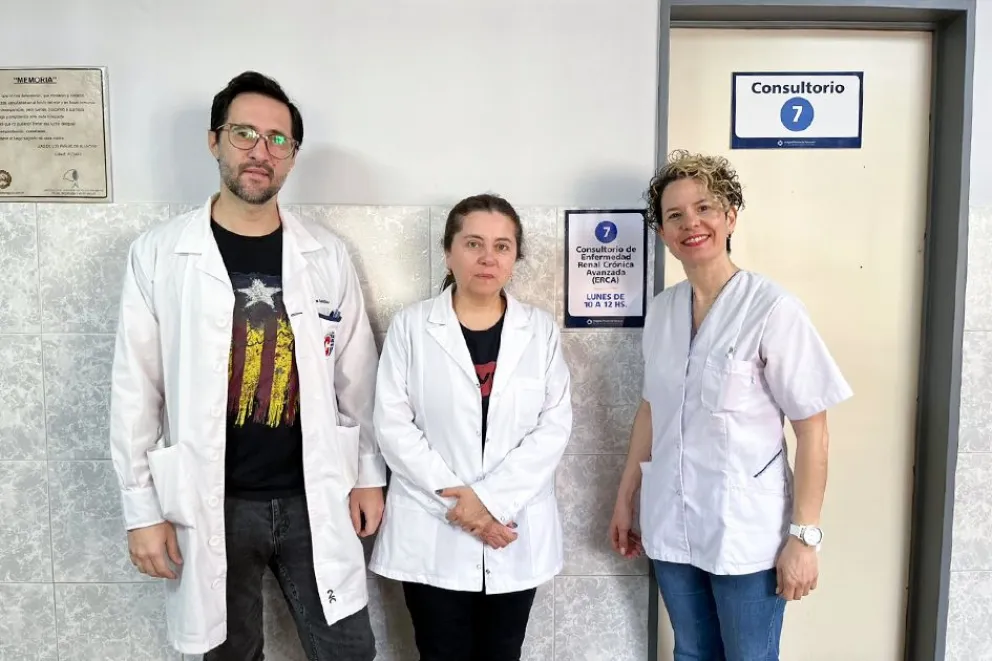 Médicos nefrólogos Maximiliano Ramírez, Maricel Severini y Lilian Cerda.