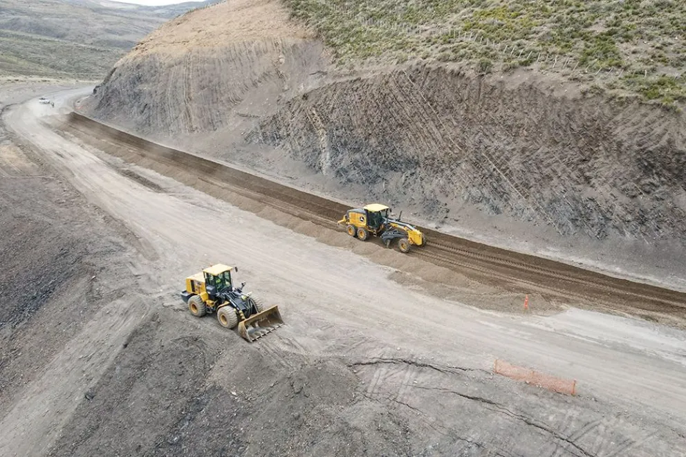 El Distrito 3 de Conservación de la Vialidad Neuquén, en acción. 