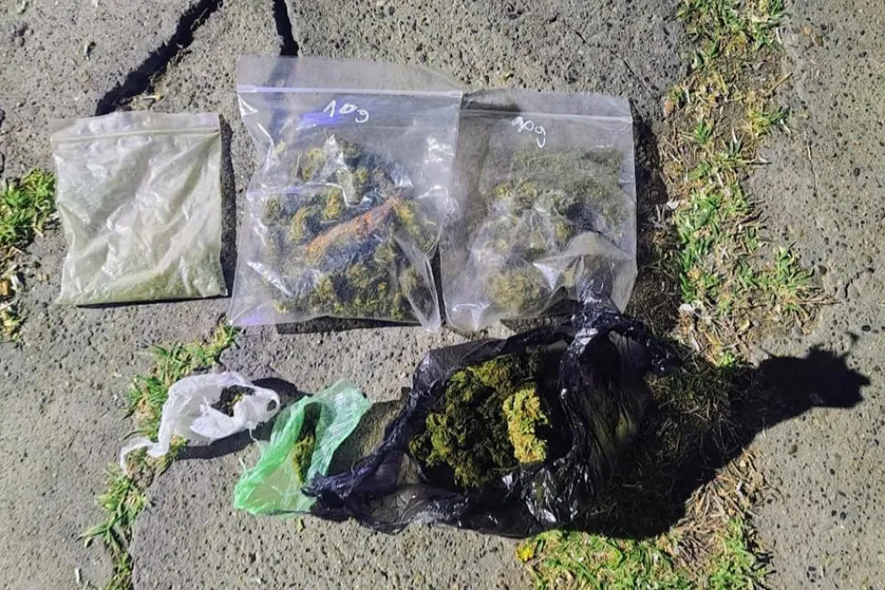Secuestran marihuana y una balanza digital