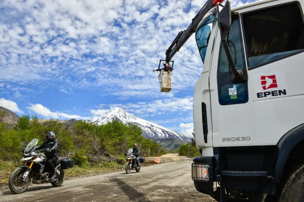 La Provincia extiende el tendido eléctrico hacia el Paso Mamuil Malal 