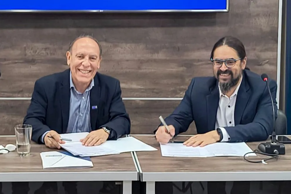 Regueiro participó la inauguración de un nuevo vacunatorio en Cutral Có