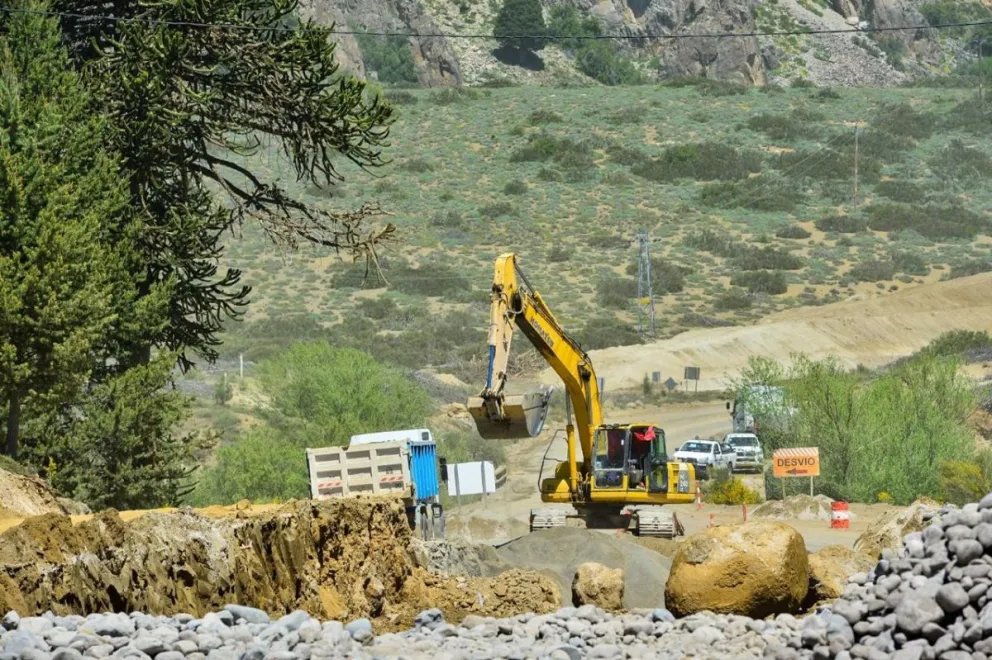 Continúa la pavimentación del segundo tramo de la Ruta Provincial 23