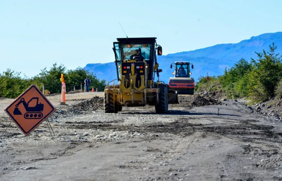 Avanza a buen ritmo la pavimentación de la ruta 60 hasta el paso Mamuil Malal
