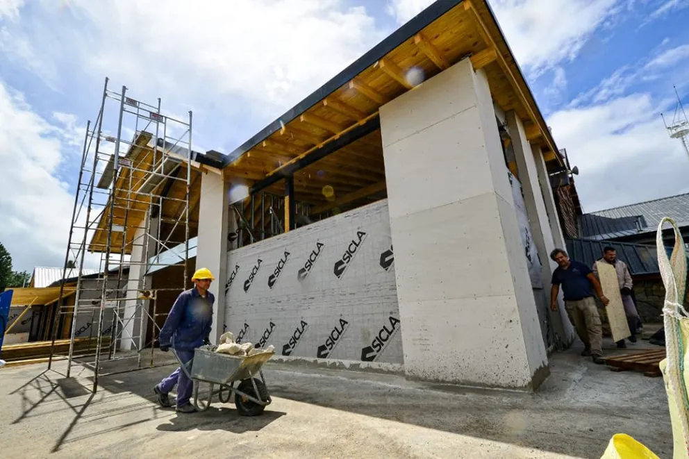 La ampliación del aeropuerto Chapelco avanza sin interrupción de servicios