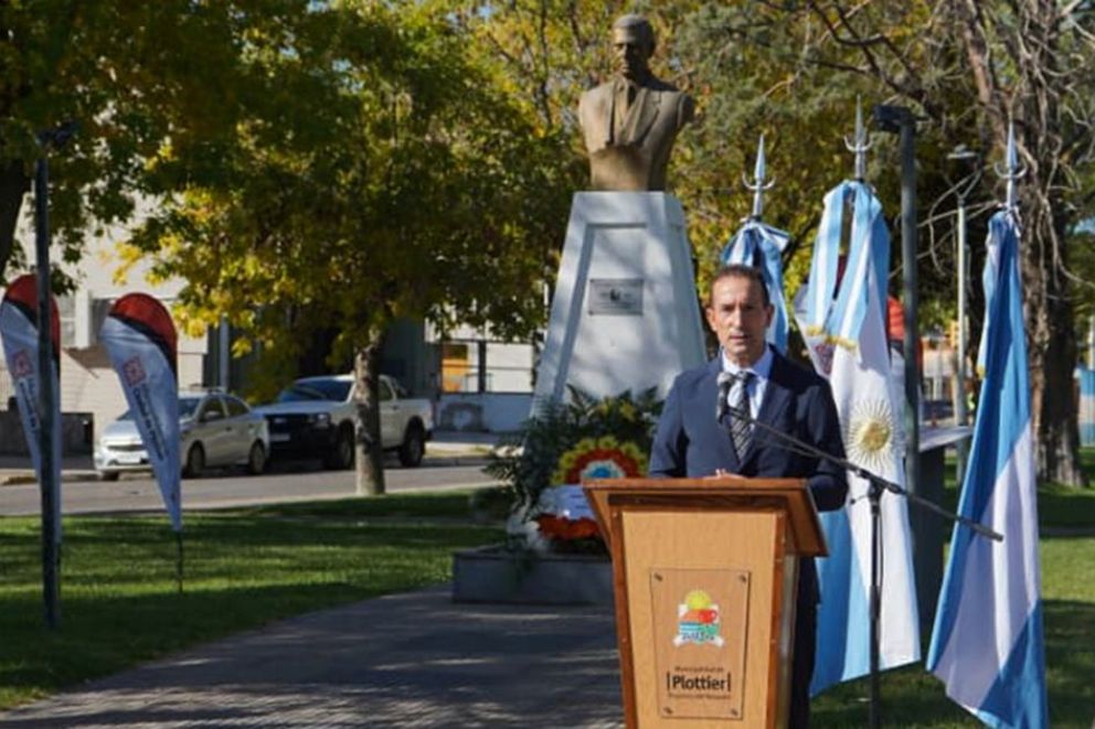 Plottier celebró sus 91 años con un homenaje a los pioneros y una mirada puesta en el futuro