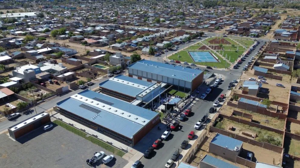 Inauguraron un moderno edificio para la hist&oacute;rica Escuela 22 de Plaza Huincul