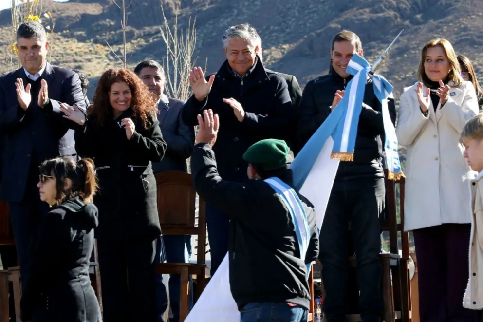 Figueroa anunció la mayor obra vial en la historia de la provincia: una inversión de 250 millones de dólares para el Alto Neuquén