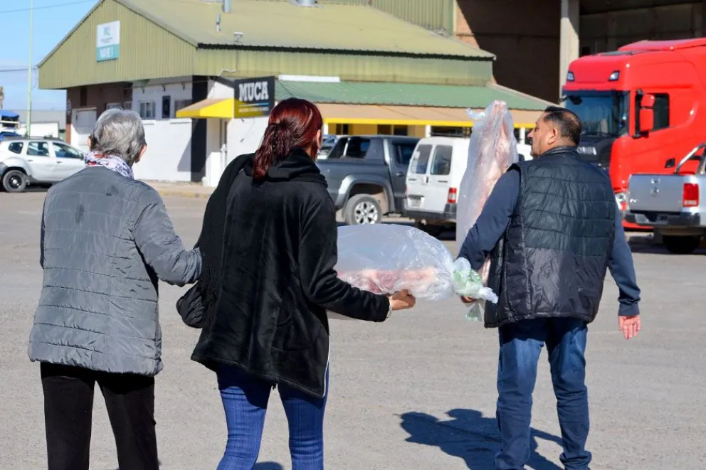 Gran convocatoria y récord de ventas de chivitos y corderos del Norte Neuquino